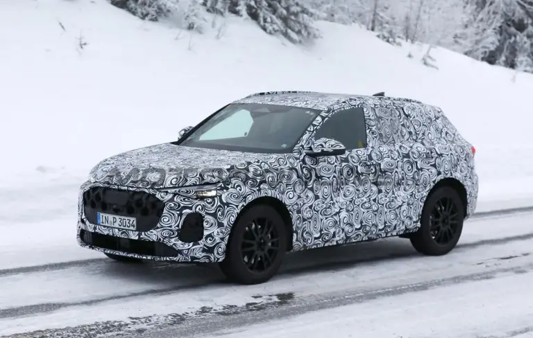 Audi Q5 2025 - Foto spia 23-01-2024 - 4