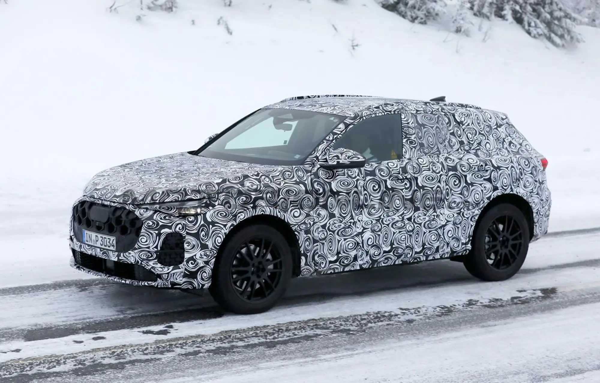 Audi Q5 2025 - Foto spia 23-01-2024 - 11