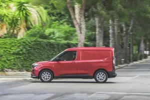 Ford Transit Courier 2024 - 105