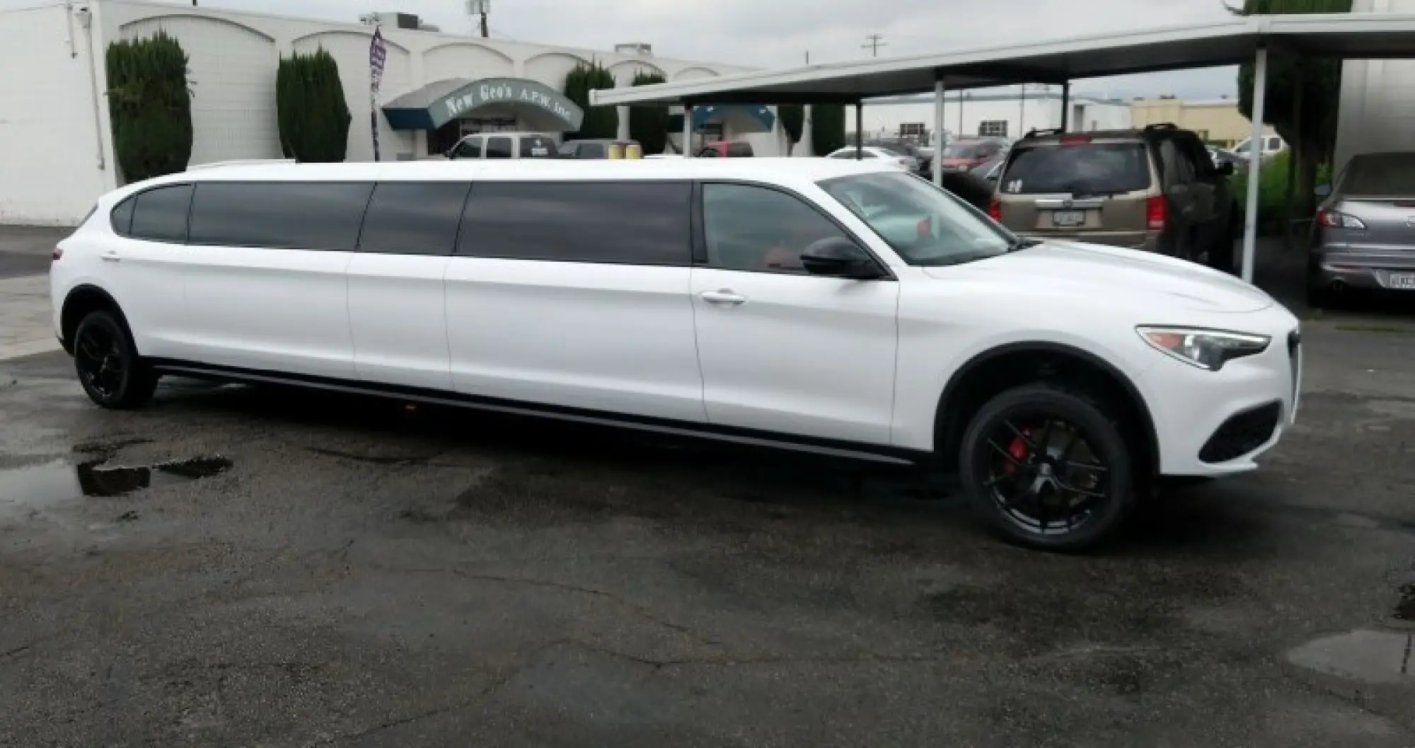 Alfa Romeo Stelvio limousine - 2