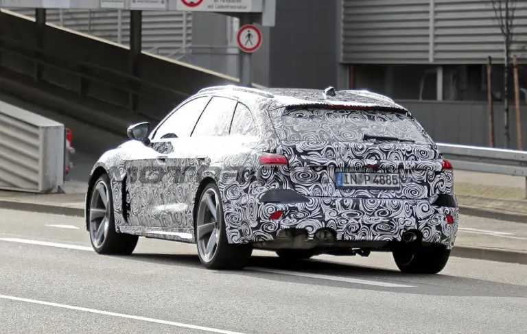 Audi RS5 2025 - Foto spia 25-01-2024 - 12