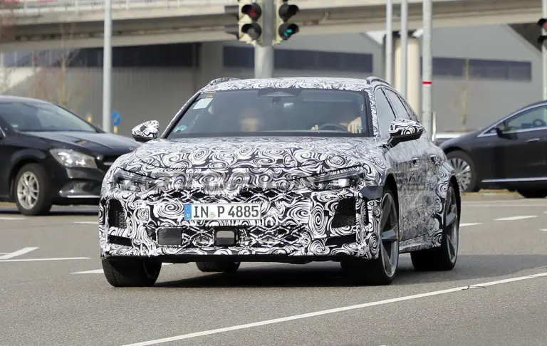 Audi RS5 2025 - Foto spia 25-01-2024 - 2