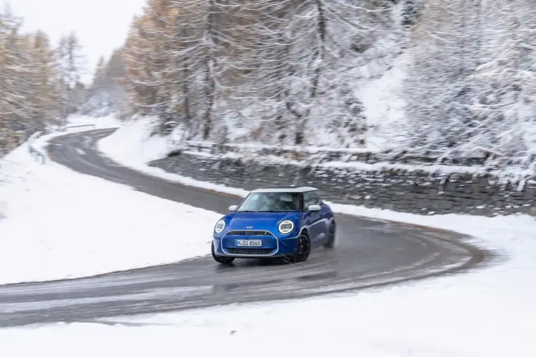 Mini Cooper SE - Foto neve - 5