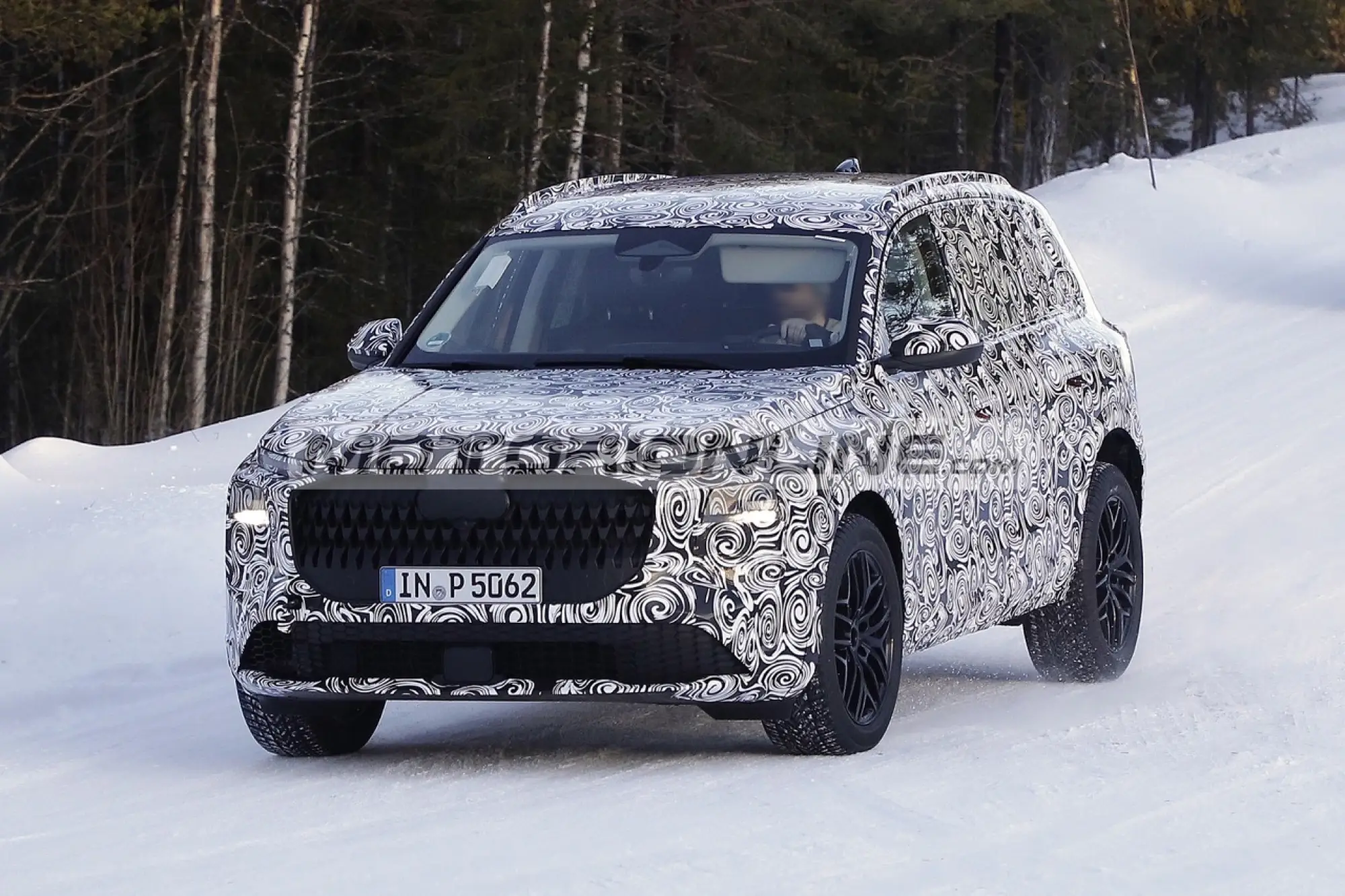 Audi Q9 - Foto spia 31-1-2024 - 1