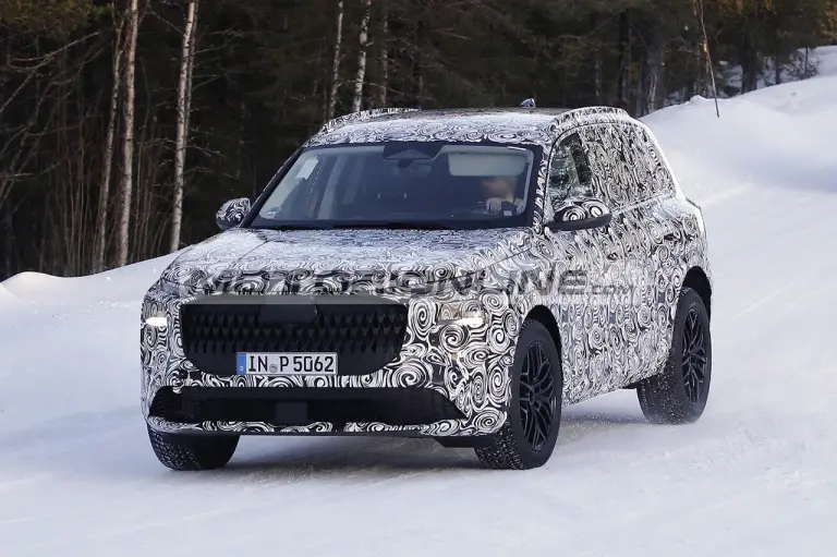 Audi Q9 - Foto spia 31-1-2024 - 1