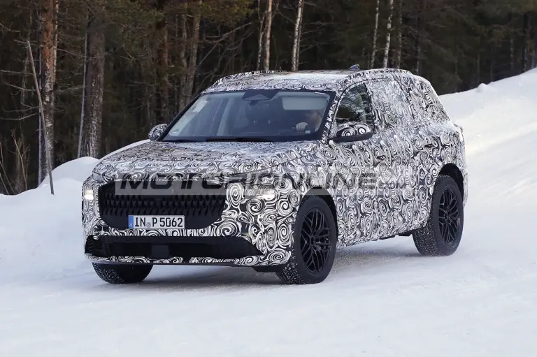 Audi Q9 - Foto spia 31-1-2024 - 3