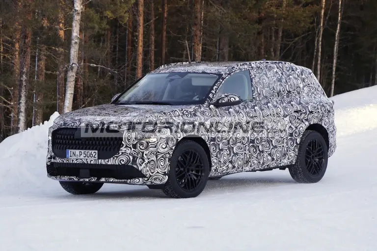 Audi Q9 - Foto spia 31-1-2024 - 6