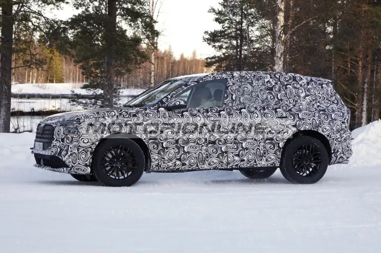 Audi Q9 - Foto spia 31-1-2024 - 5