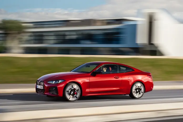 BMW Serie 4 2024 - Foto ufficiali - 4