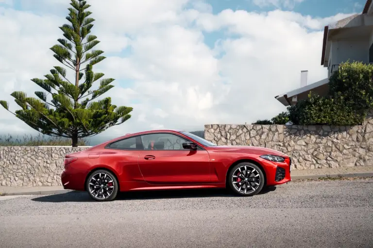 BMW Serie 4 2024 - Foto ufficiali - 19