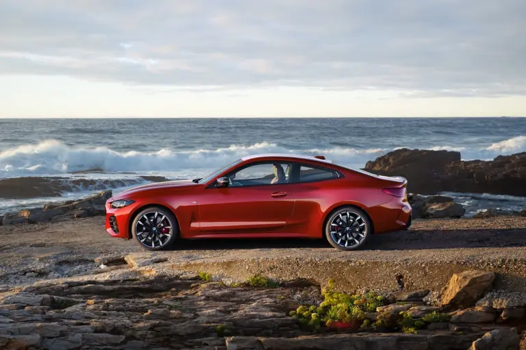 BMW Serie 4 2024 - Foto ufficiali - 8