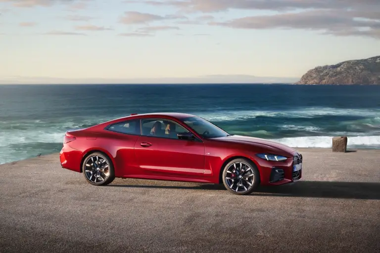 BMW Serie 4 2024 - Foto ufficiali - 16