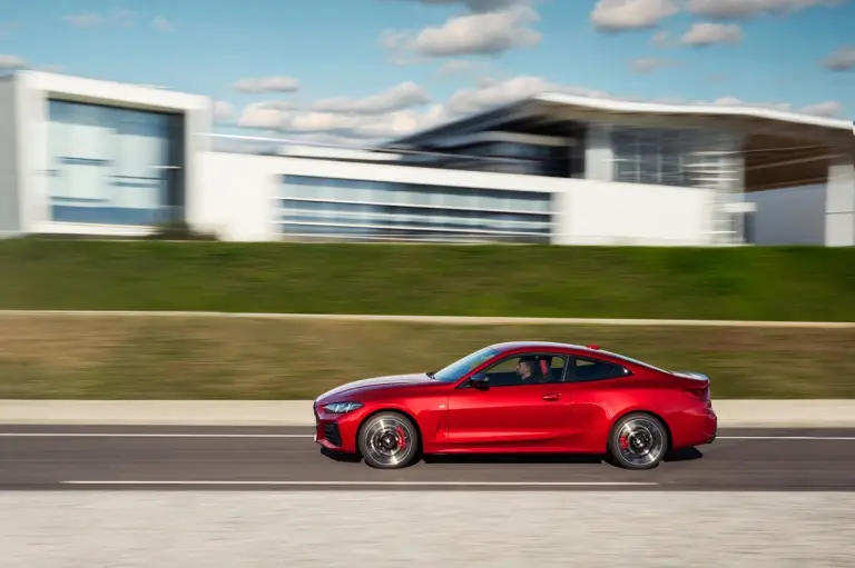 BMW Serie 4 2024 - Foto ufficiali - 14