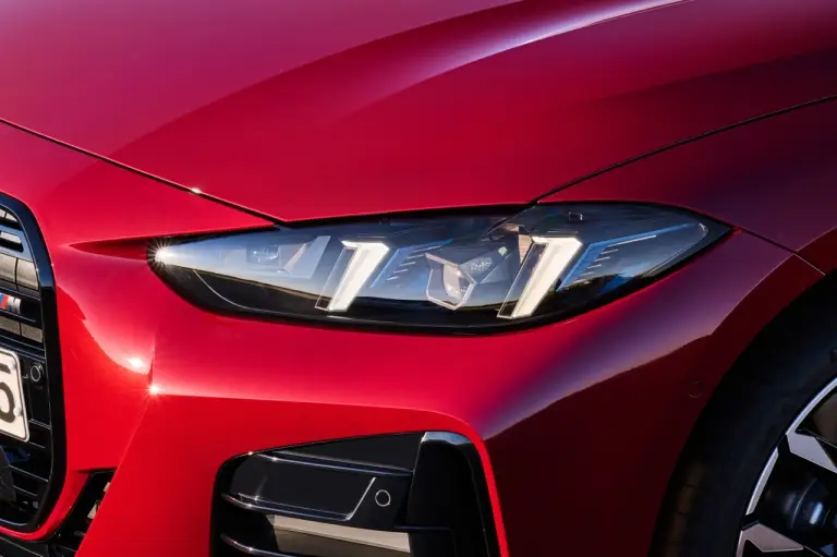 BMW Serie 4 2024 - Foto ufficiali - 15