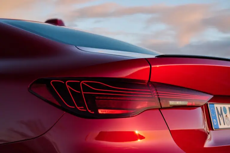 BMW Serie 4 2024 - Foto ufficiali - 18
