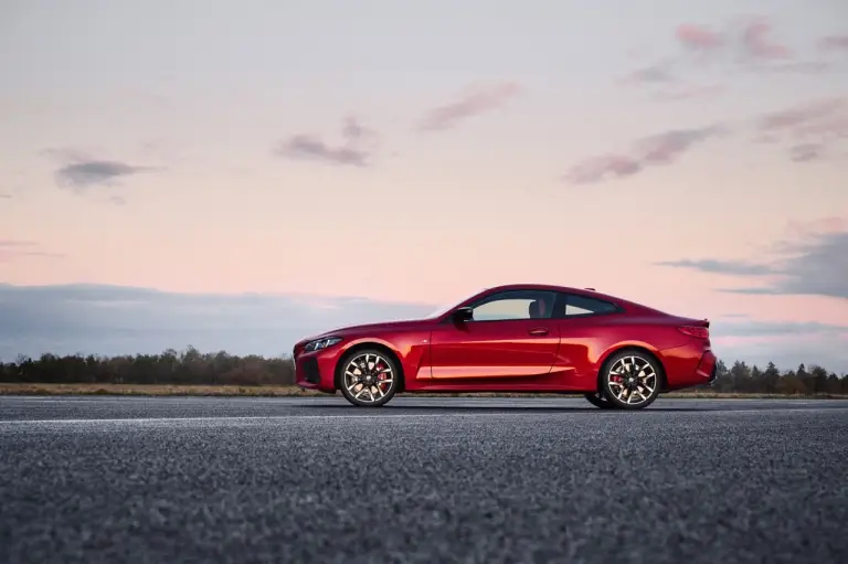BMW Serie 4 2024 - Foto ufficiali - 22