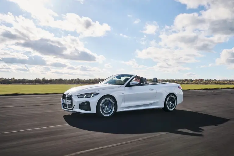 BMW Serie 4 2024 - Foto ufficiali - 39