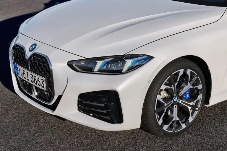 BMW Serie 4 2024 - Foto ufficiali - 34