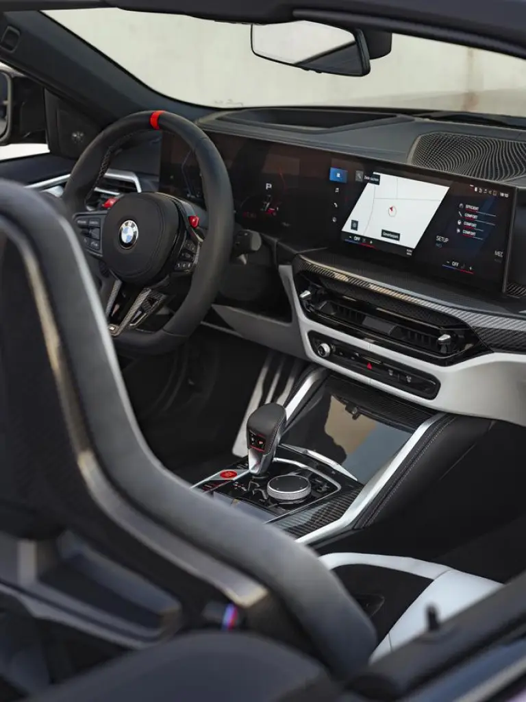 BMW M4 2024 - 34