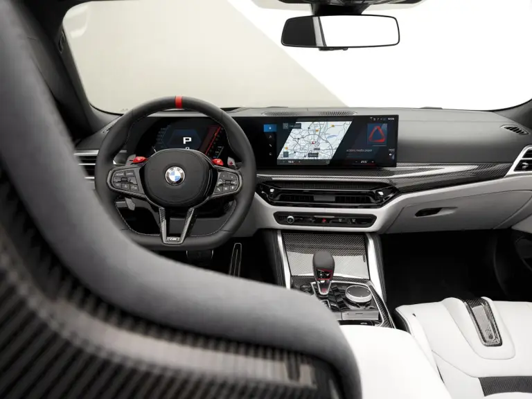 BMW M4 2024 - 36