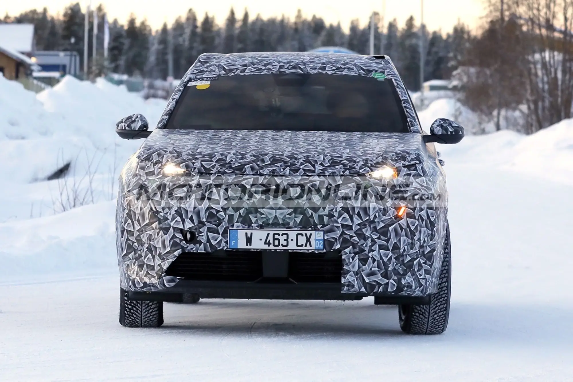 Peugeot 5008 - Foto spia 2-2-2024 - 2