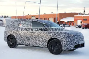 Peugeot 5008 - Foto spia 2-2-2024