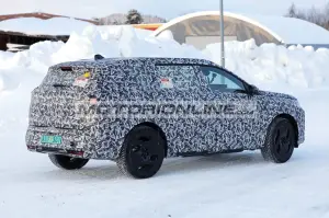 Peugeot 5008 - Foto spia 2-2-2024