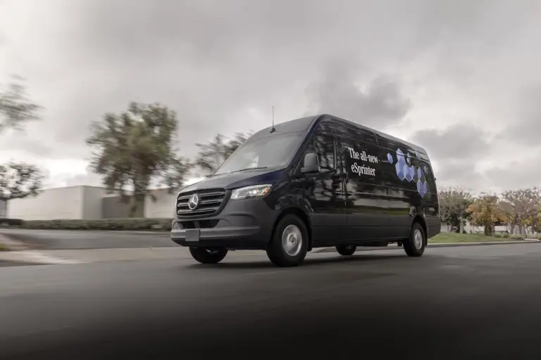 Mercedes eSprinter 2024 - 17