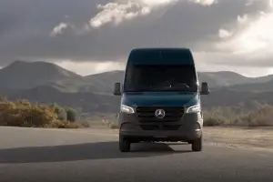 Mercedes eSprinter 2024 - 39