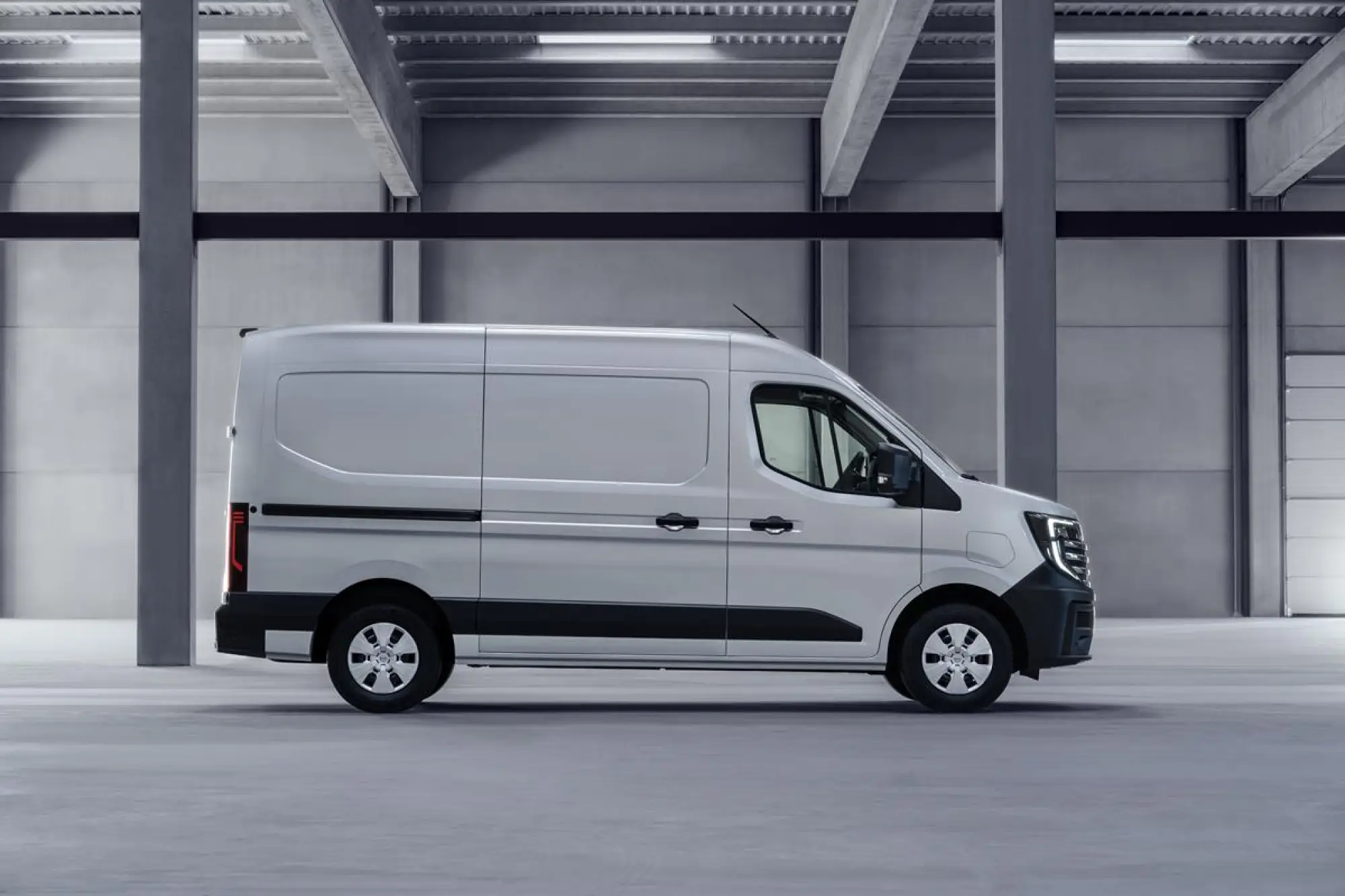 Nissan Interstar 2024 - 26