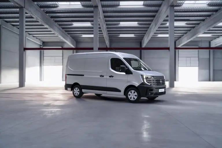 Nissan Interstar 2024 - 32