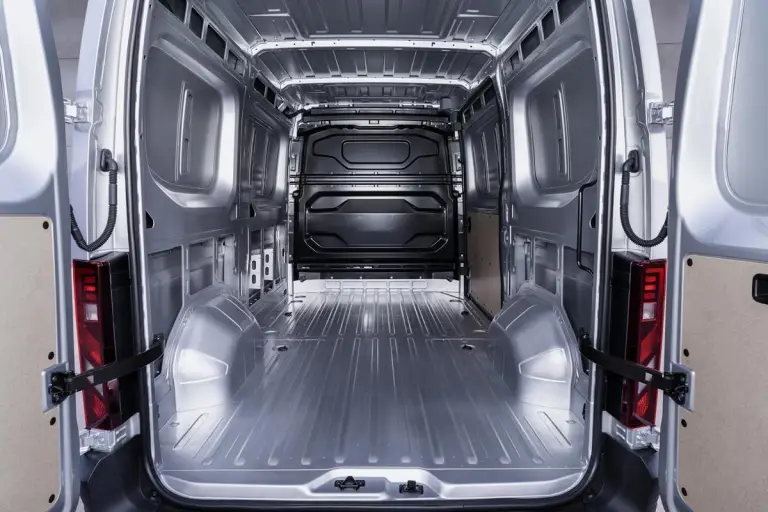 Nissan Interstar 2024 - 38