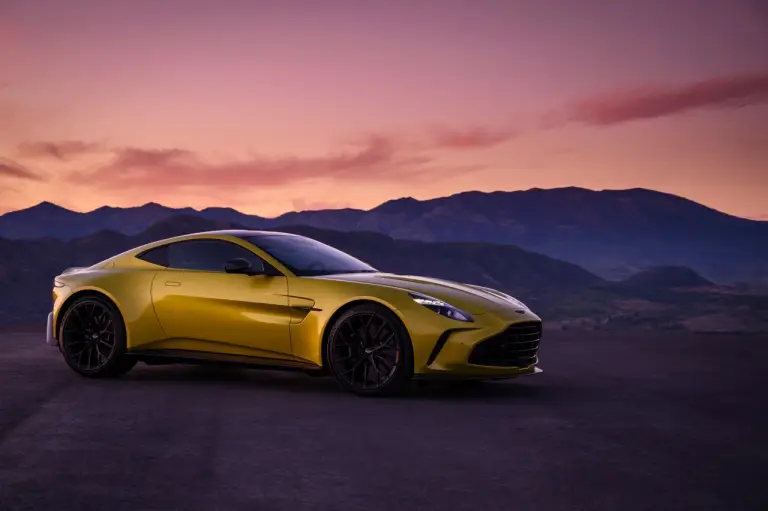 Aston Martin Vantage 2024 - Foto ufficiali - 25