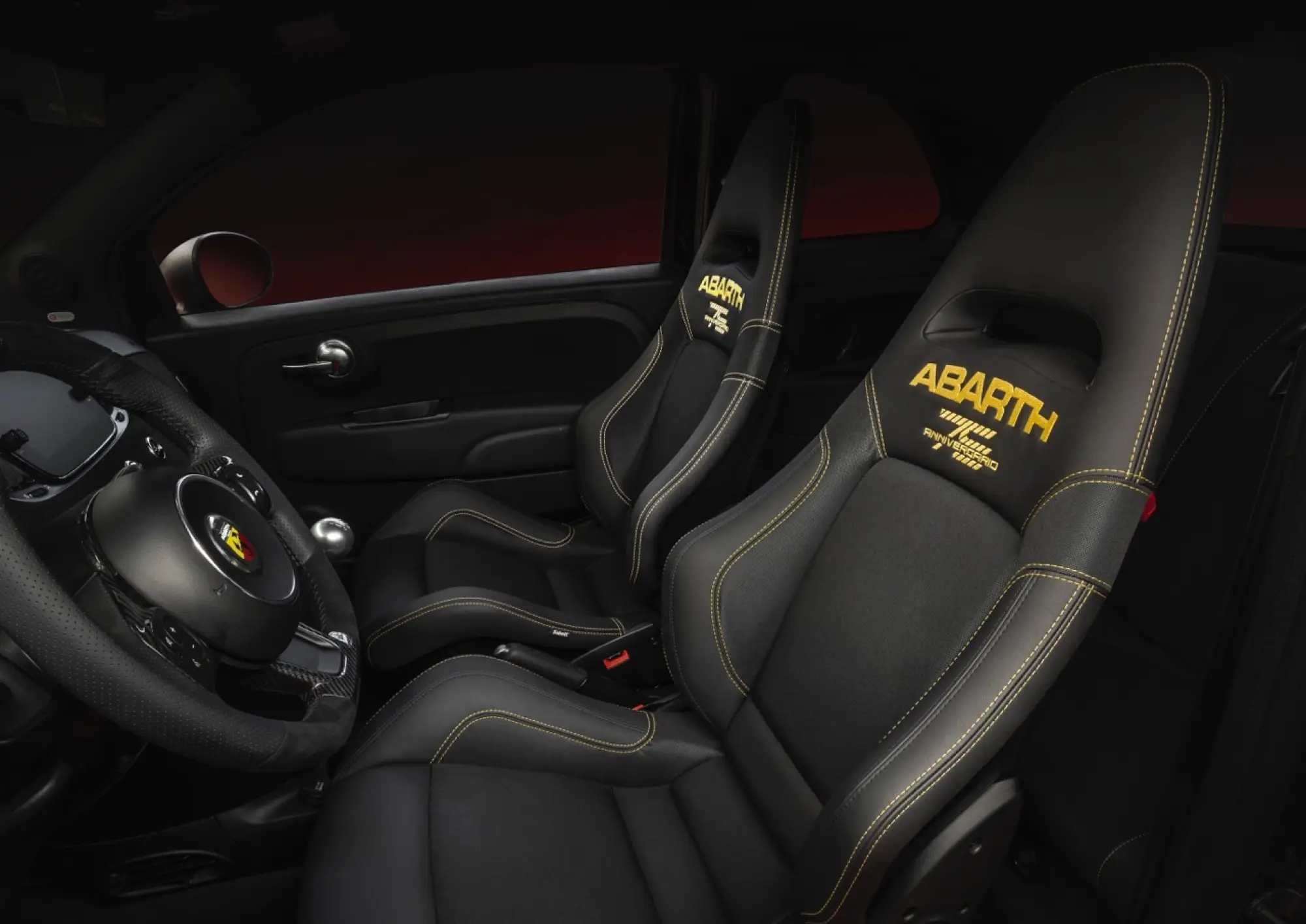 Abarth 695 75 Anniversario - Foto ufficiali - 21