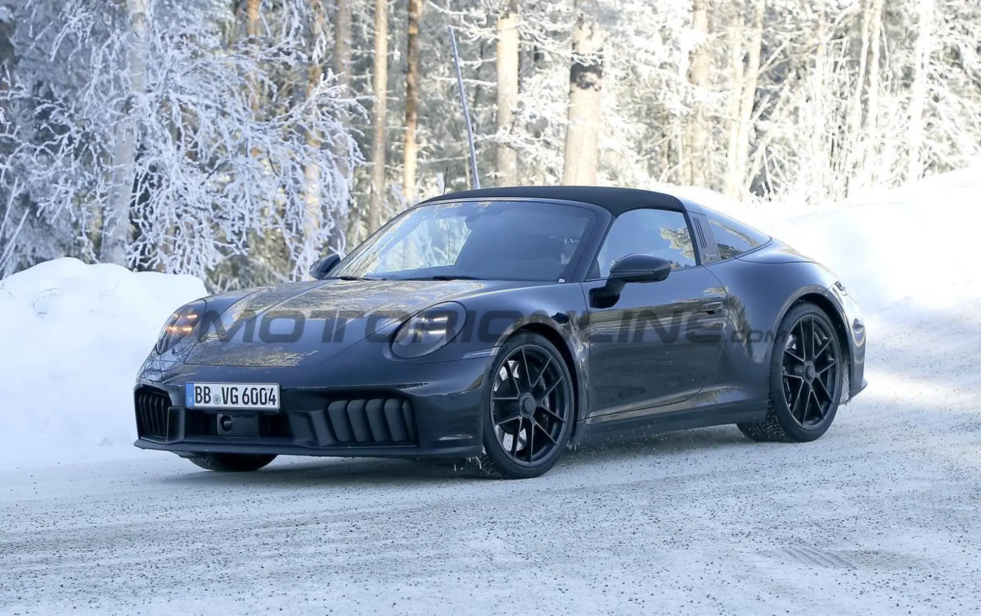 Porsche 911 Targa 2025 - Foto spia 14-02-2024 - 4