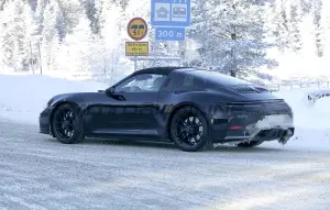 Porsche 911 Targa 2025 - Foto spia 14-02-2024 - 7