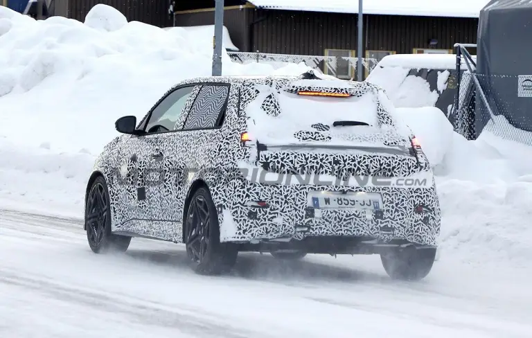 Alpine R5 - Foto spia 16-02-2024 - 9