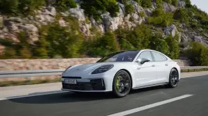 Porsche Panamera 2024 e-Hybrid - 3