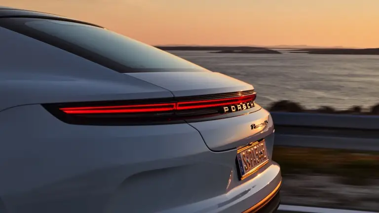 Porsche Panamera 2024 e-Hybrid - 2
