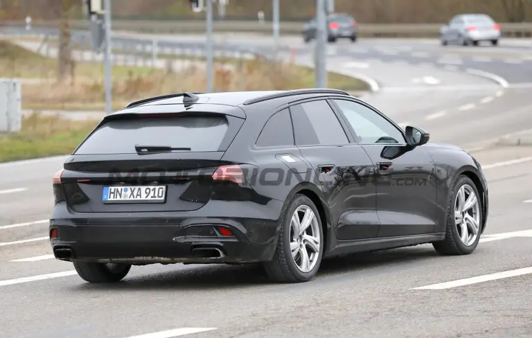 Audi A5 Avant - Foto spia 21-02-2024 - 10