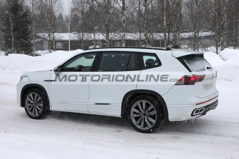Volkswagen Tayron - Foto spia 22-2-2024 - 3