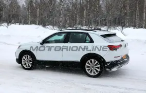 Volkswagen T-Roc 2025 - Foto spia 23-02-2024 - 4