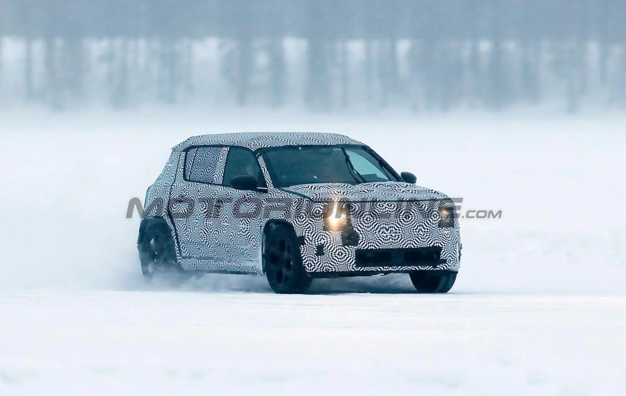 Renault 4 2025 - Foto spia 26-02-2024 - 3