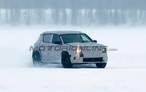 Renault 4 2025 - Foto spia 26-02-2024