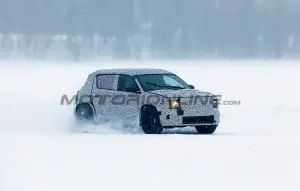 Renault 4 2025 - Foto spia 26-02-2024