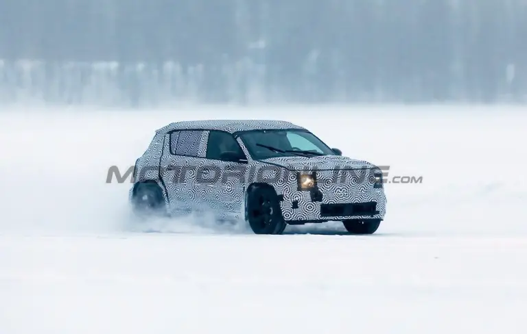 Renault 4 2025 - Foto spia 26-02-2024 - 2