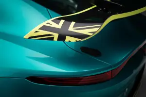 Aston Martin Vantage GT4 2024 - 10