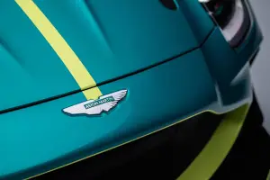 Aston Martin Vantage GT4 2024 - 12