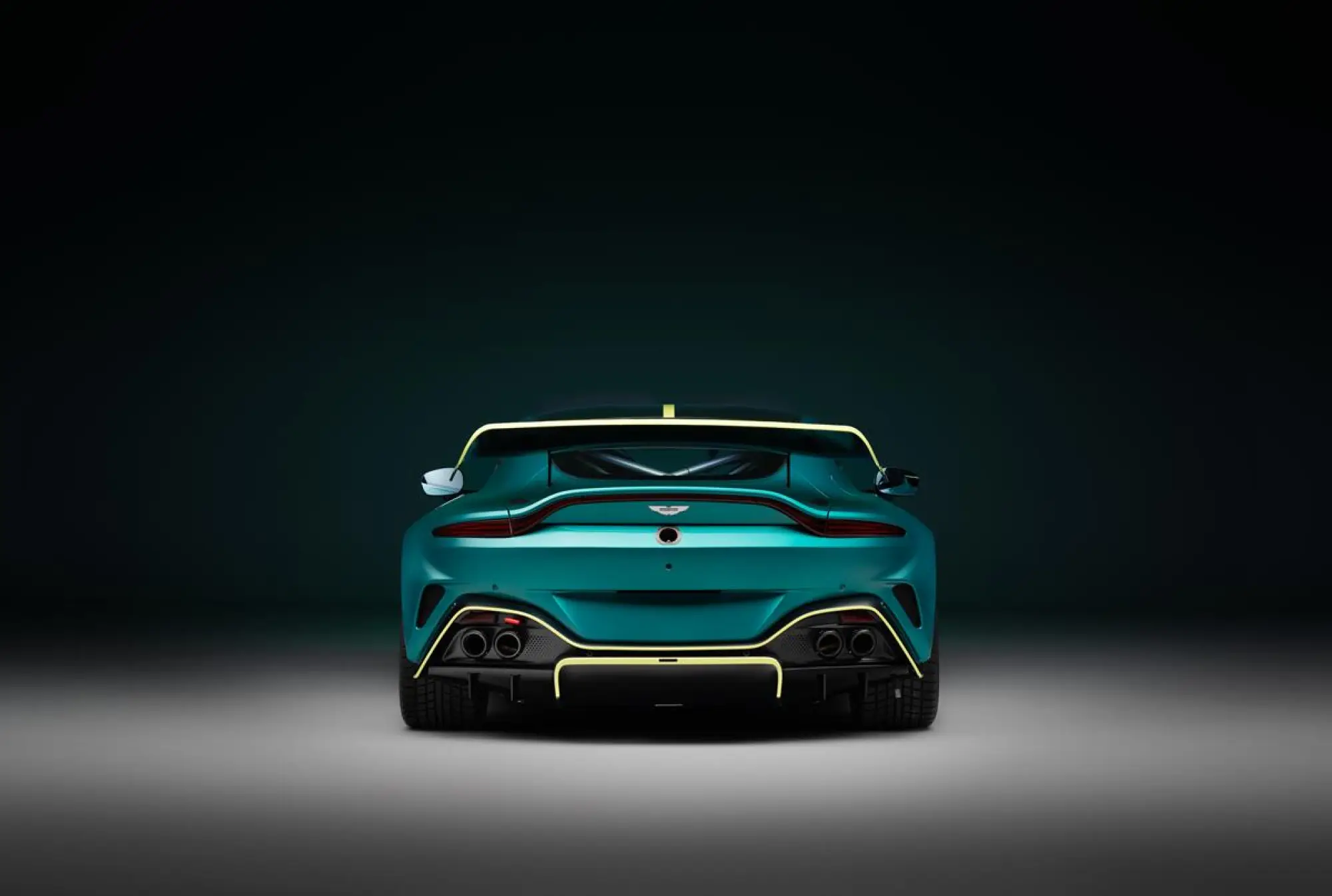 Aston Martin Vantage GT4 2024 - 2