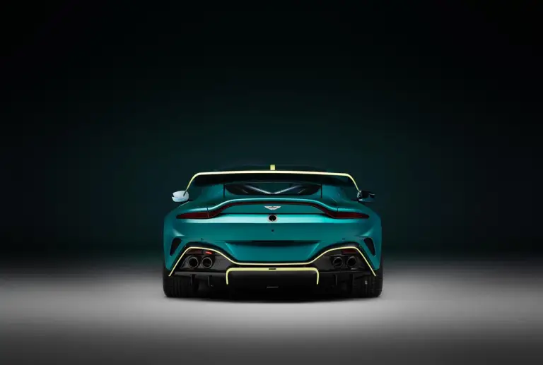Aston Martin Vantage GT4 2024 - 2